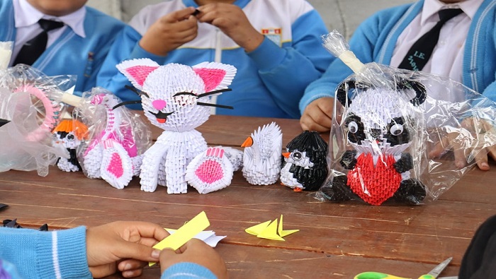 Municipalidad de Huaral realiza exhibiciΓ³n del taller de origami