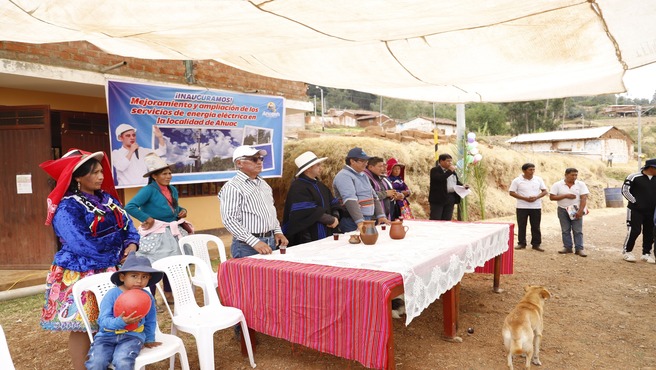 Gobernador Regional inaugura obra de electrificación en Ahuac –Pariahuanca