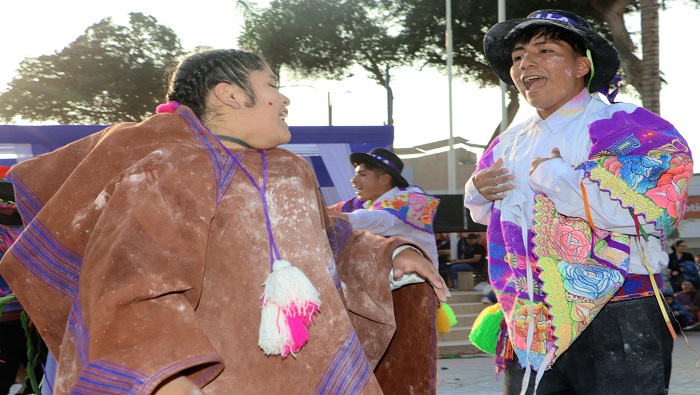 Festival ArtΓstico por el DΓa del Folklore
