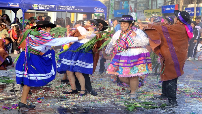 Festival ArtΓstico por el DΓa del Folklore