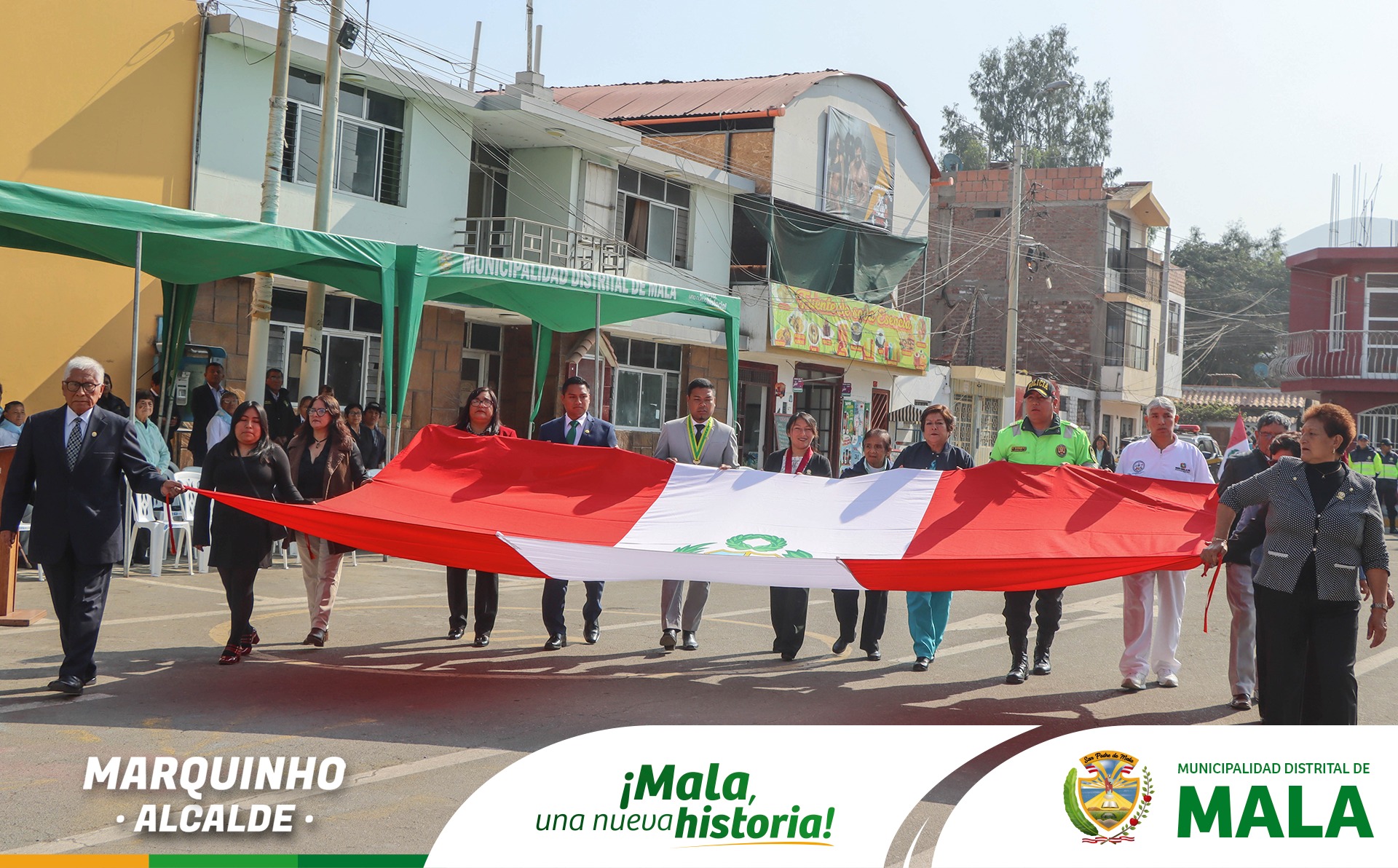 Izamiento Dominical en la Plaza de Armas de Mala