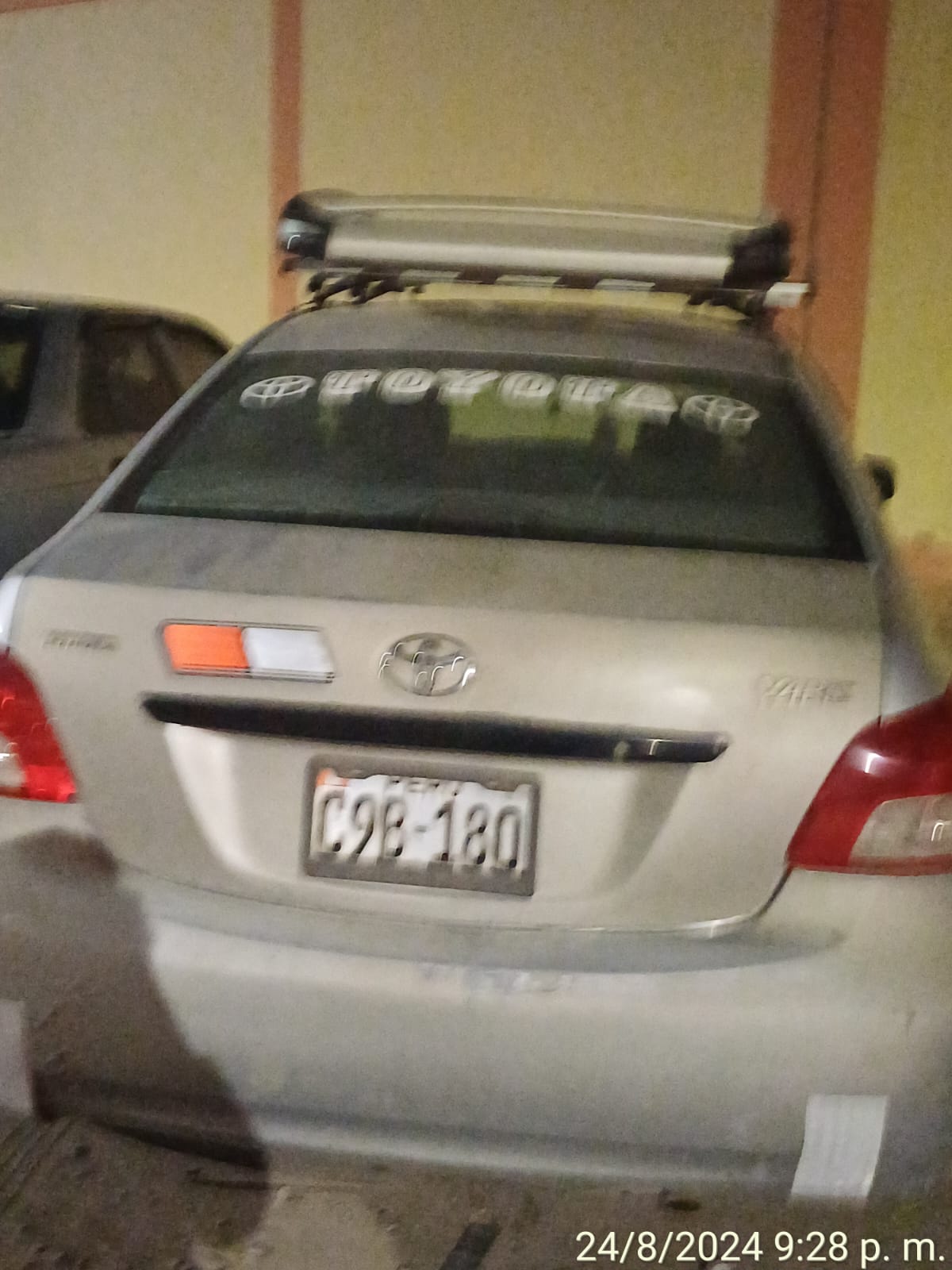 auto abandonado 2