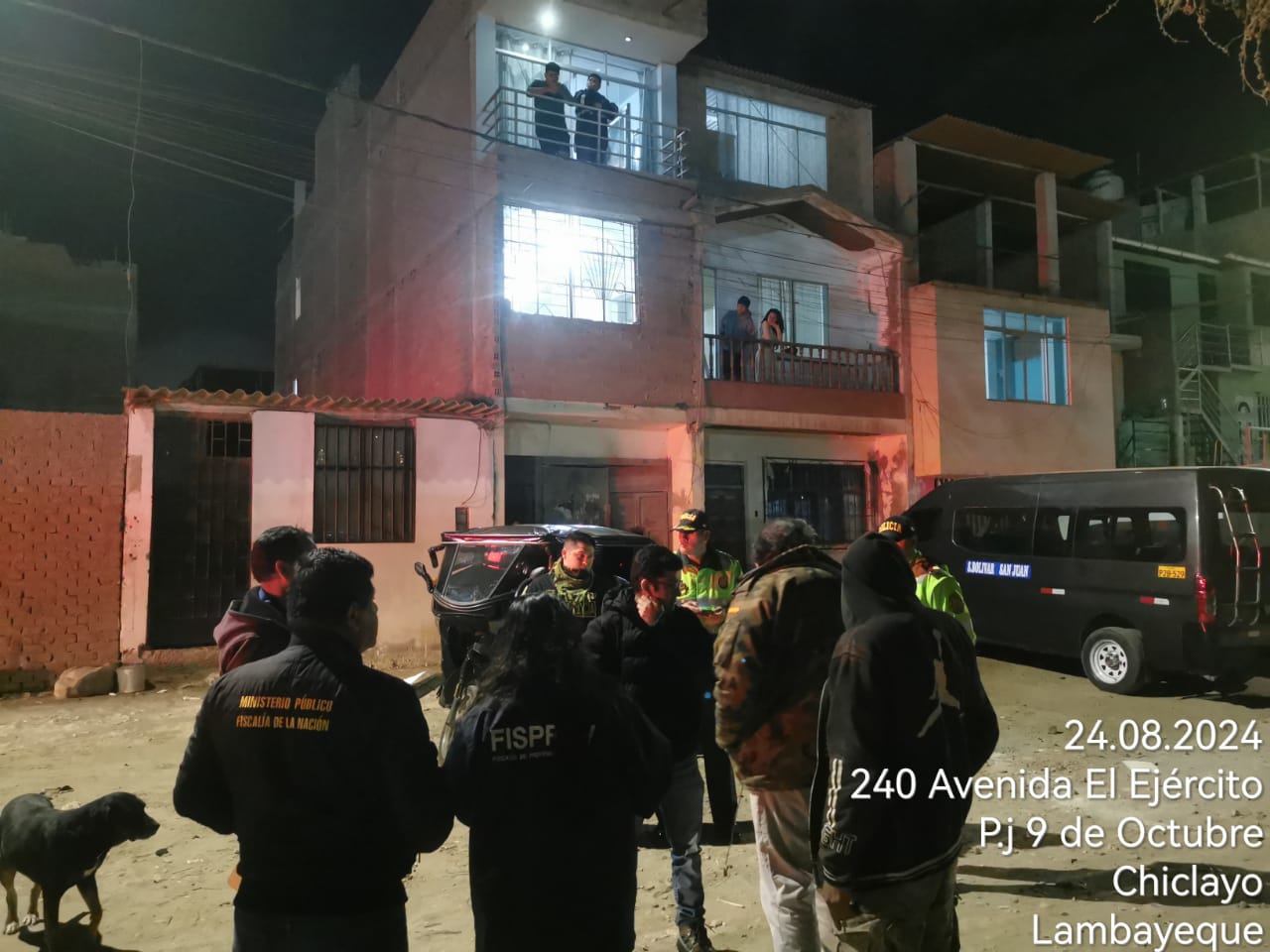 espacio público en la avenida El Ejército de Nueve de Octubre 4