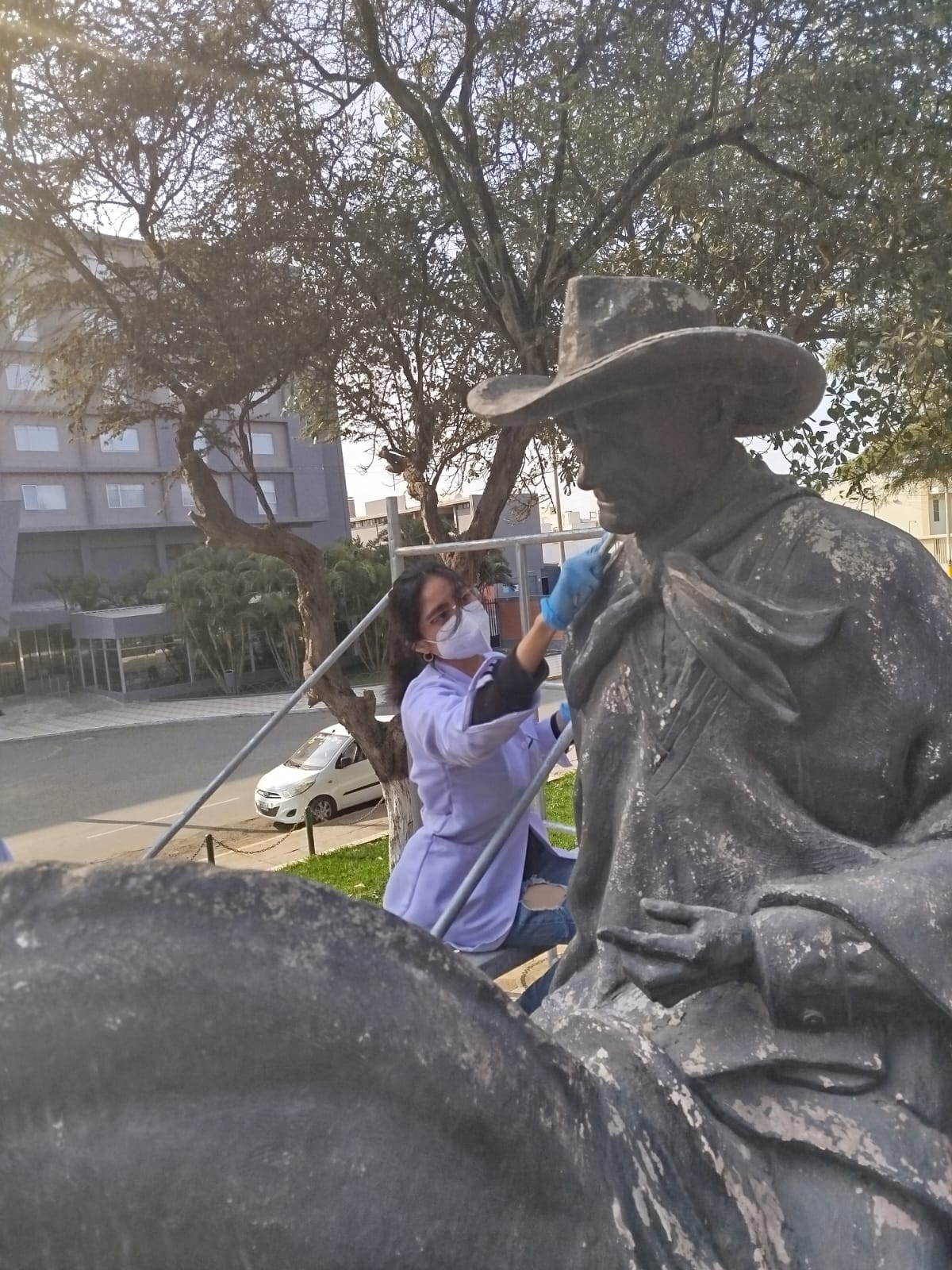 RESTAURAN ESCULTURA EL CHALÁN DE BACA ROSSI 2