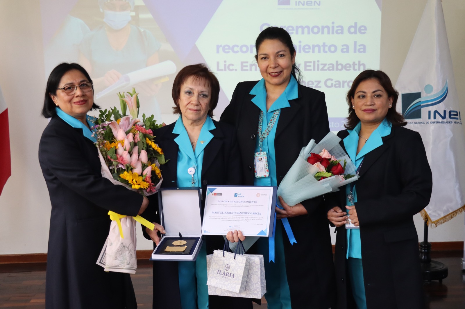 INEN: Enfermera con 50 años de servicio recibe merecido reconocimiento