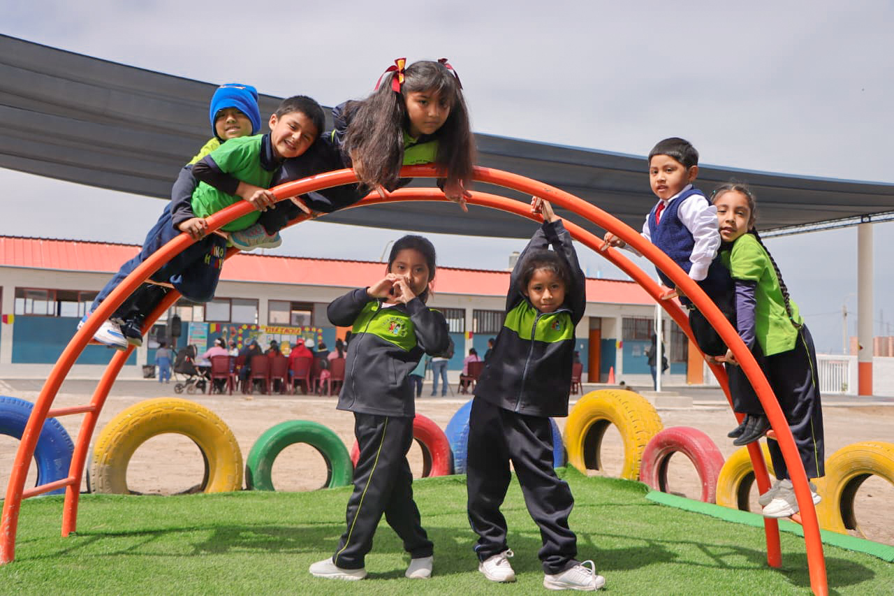 GRT entrega dos renovados planteles educativos en Boca del Río
