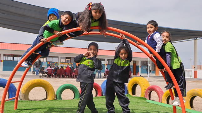 GRT entrega dos renovados planteles educativos en Boca del Río 