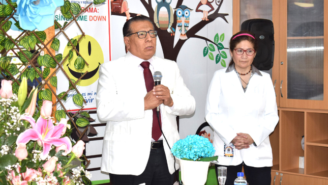 El director general del INSN, Dr. Carlos Urbano, felicitó al personal de este servicio emblemático por la entrega en cada uno de sus pacientes para su recuperación. 