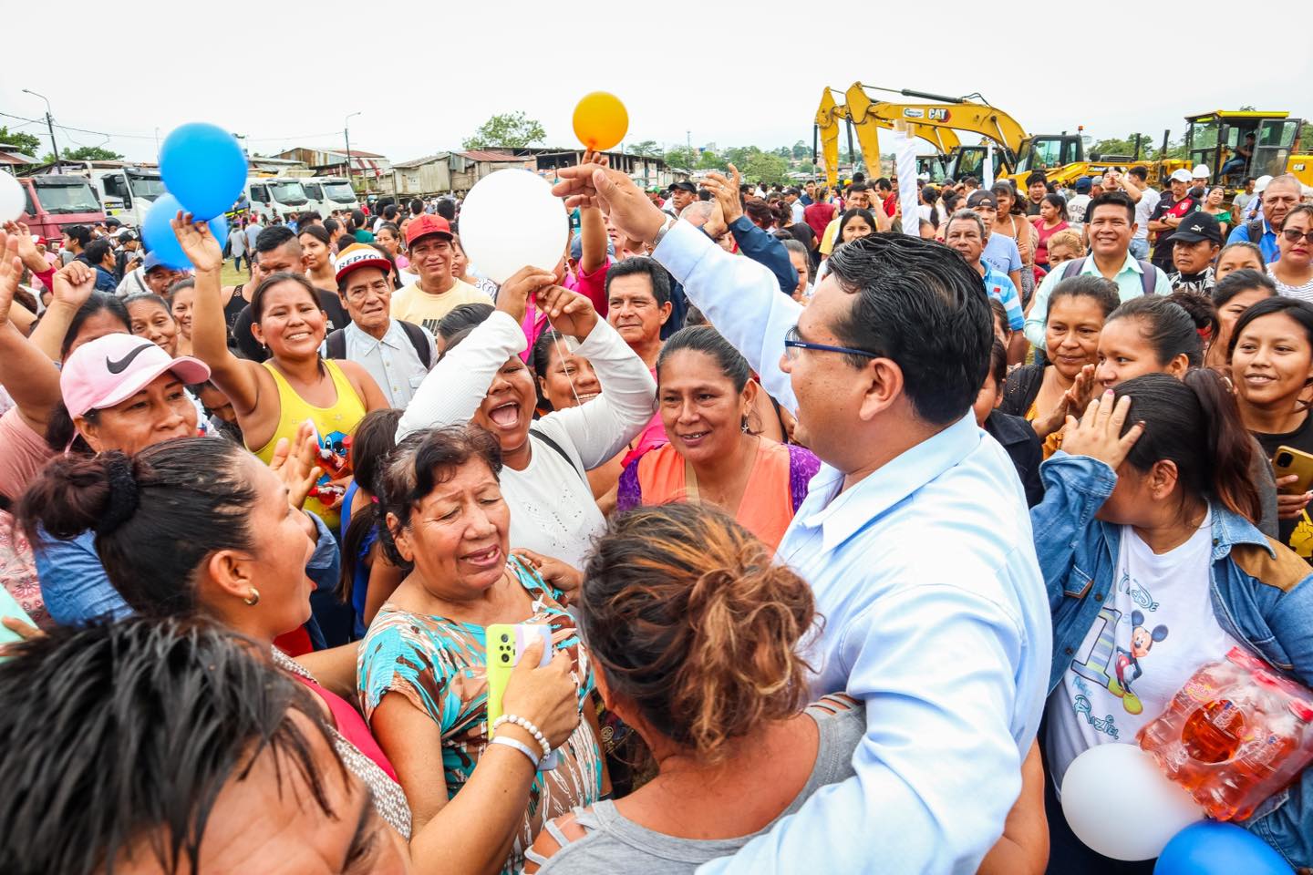 Alcalde Cesar Vidaurre participa en el inicio del levantamiento de rasante en los A.H de la zona periurbana de Belรฉn