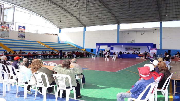 adultos mayores de Huaral en su Día