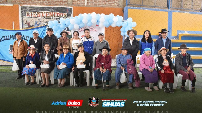 💠¡Día del Adulto Mayor!✨🥳🥳‍🧓👵
Hoy, 26 de agosto de 2022, conmemoramos el Día del Adulto Mayor . En esta fecha especial, queremos resaltar la importancia de cada una de las personas de la tercera edad en la sociedad y el valioso legado que continúan construyendo con su sabiduría y experiencia.
Por tal motivo, a través del Centro Integral de Atención al Adulto Mayor (CIAM) y la Oficina Municipal de Atención a las Personas con Discapacidad (OMAPED), la Municipalidad Provincial de Sihuas organizó una mañana de celebración en el complejo deportivo de Pingullo Bajo. 
Además, este evento intregró a los adultos mayores del CIAM y beneficiarios del Comedor Municipal.
De igual manera, desde nuestra institución, reafirmamos nuestro compromiso de seguir proporcionando almuerzos a los adultos mayores en situación de abandono y vulnerabilidad en el distrito de Sihuas. Este apoyo, que iniciamos el 26 de marzo de 2020, continúa hasta el día de hoy.
🔹 ¡Cuidemos a nuestros adultos mayores en casa! ¡Abracemos y celebremos esta etapa de sus vidas! ¡SIGAMOS APRENDIENDO DE ELLOS! 💙.
👉 ¿Tienes algún adulto mayor en casa? ¿Cómo lo cuidas y acompañas? #DíaDelAdultoMayor #Sihuas
