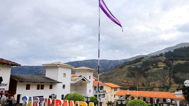 Tradicional Parada del Gallardete en honor al Señor de los Milagros, Sartimbamba 2024