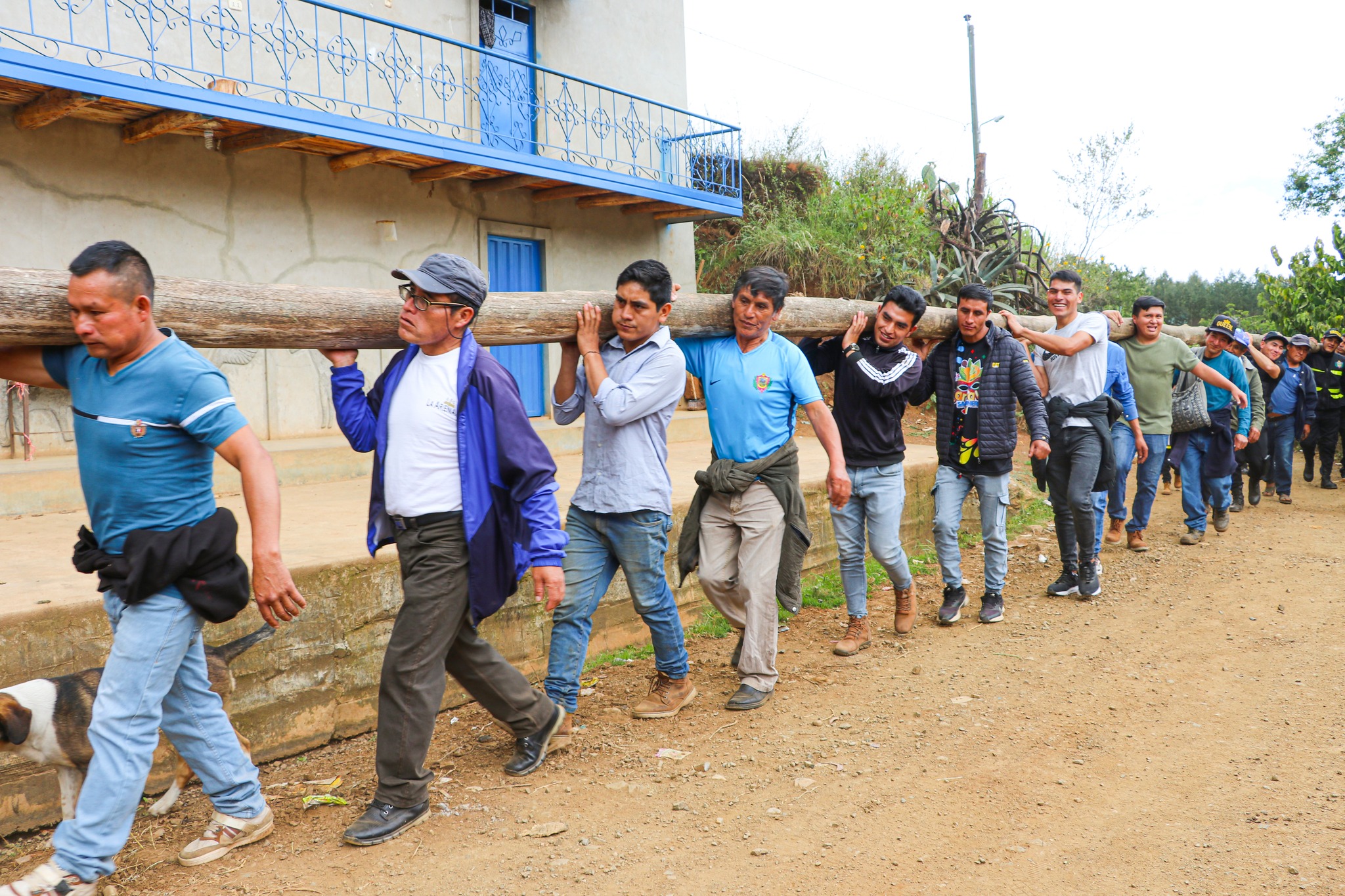 Tradicional Parada del Gallardete en honor al Señor de los Milagros, Sartimbamba 2024