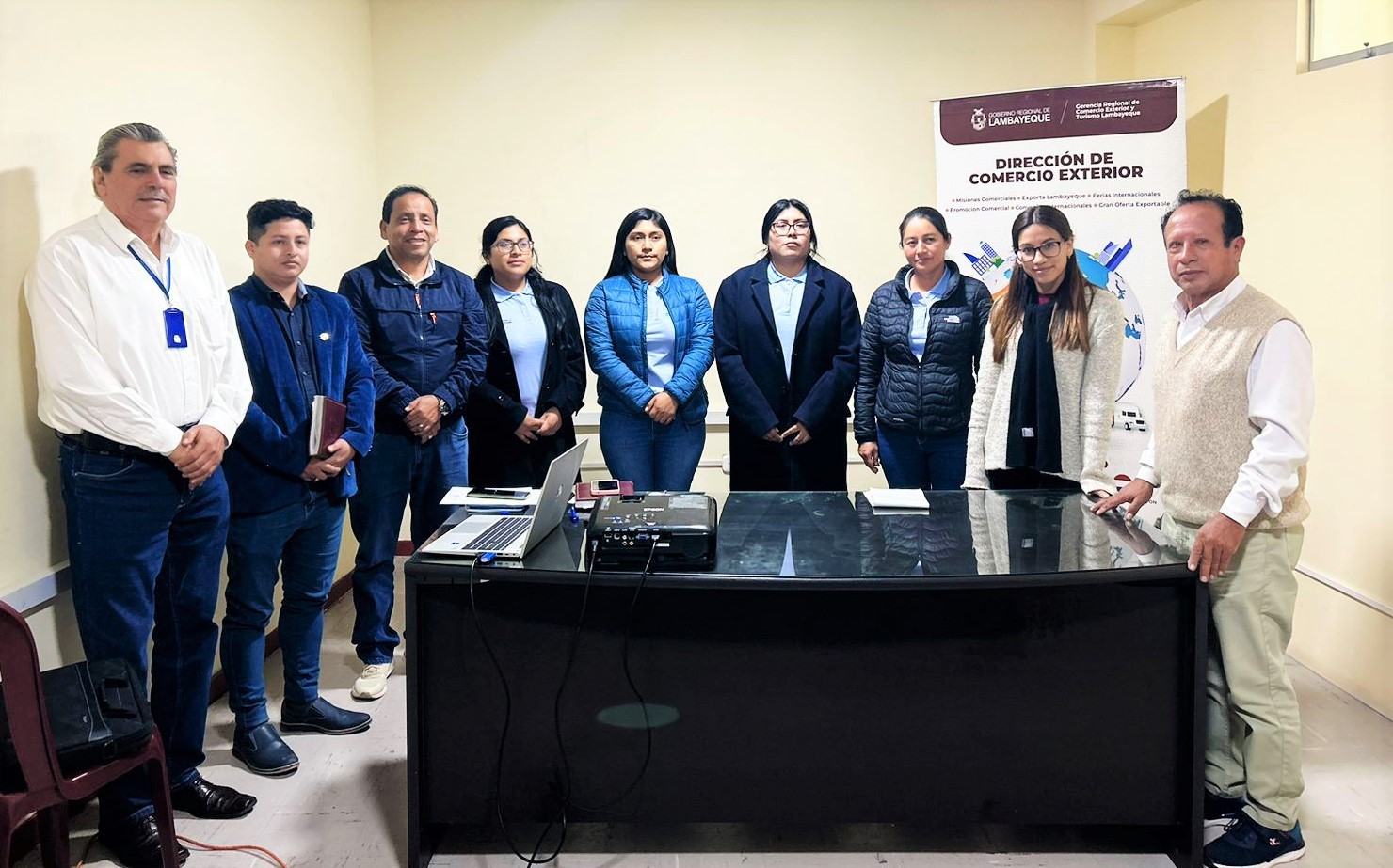 Mesa de trabajo con la Gerencia de Comercio Exterior y Turismo