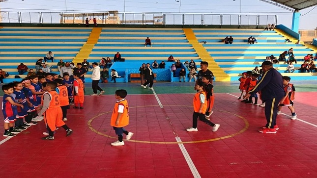 Municipalidad de Huaral realiza exhibición de Basquet