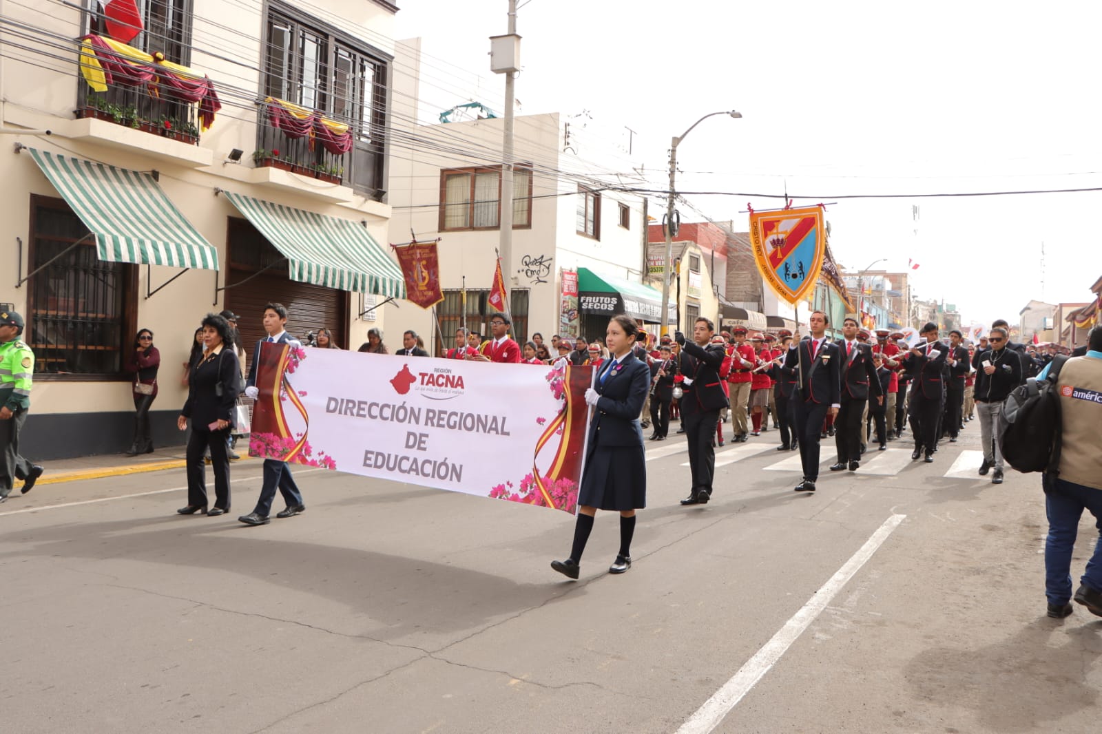 Juventud tacneña rinde homenaje a la Ciudad Heroica