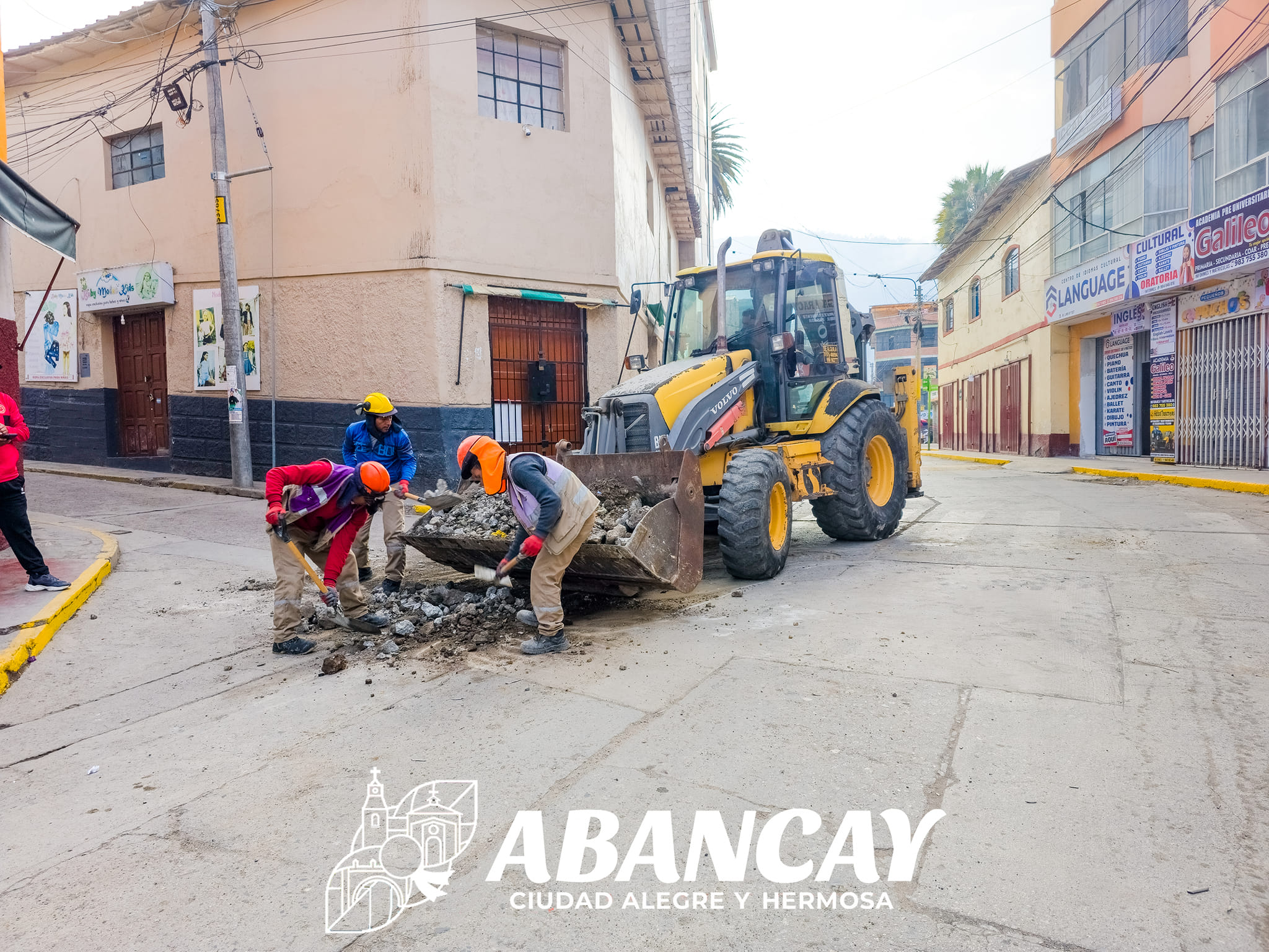 🚧 ¡𝗥𝗲𝗰𝘂𝗽𝗲𝗿𝗮𝗻𝗱𝗼. Las intersecciones con Jr. Tarapacá, Parque Ocampo y el Jr. Cusco.