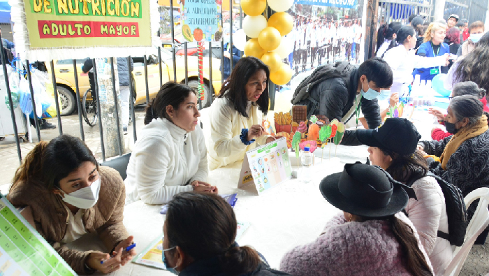 Día Nacional de la Persona Adulto Mayor, feria de la salud