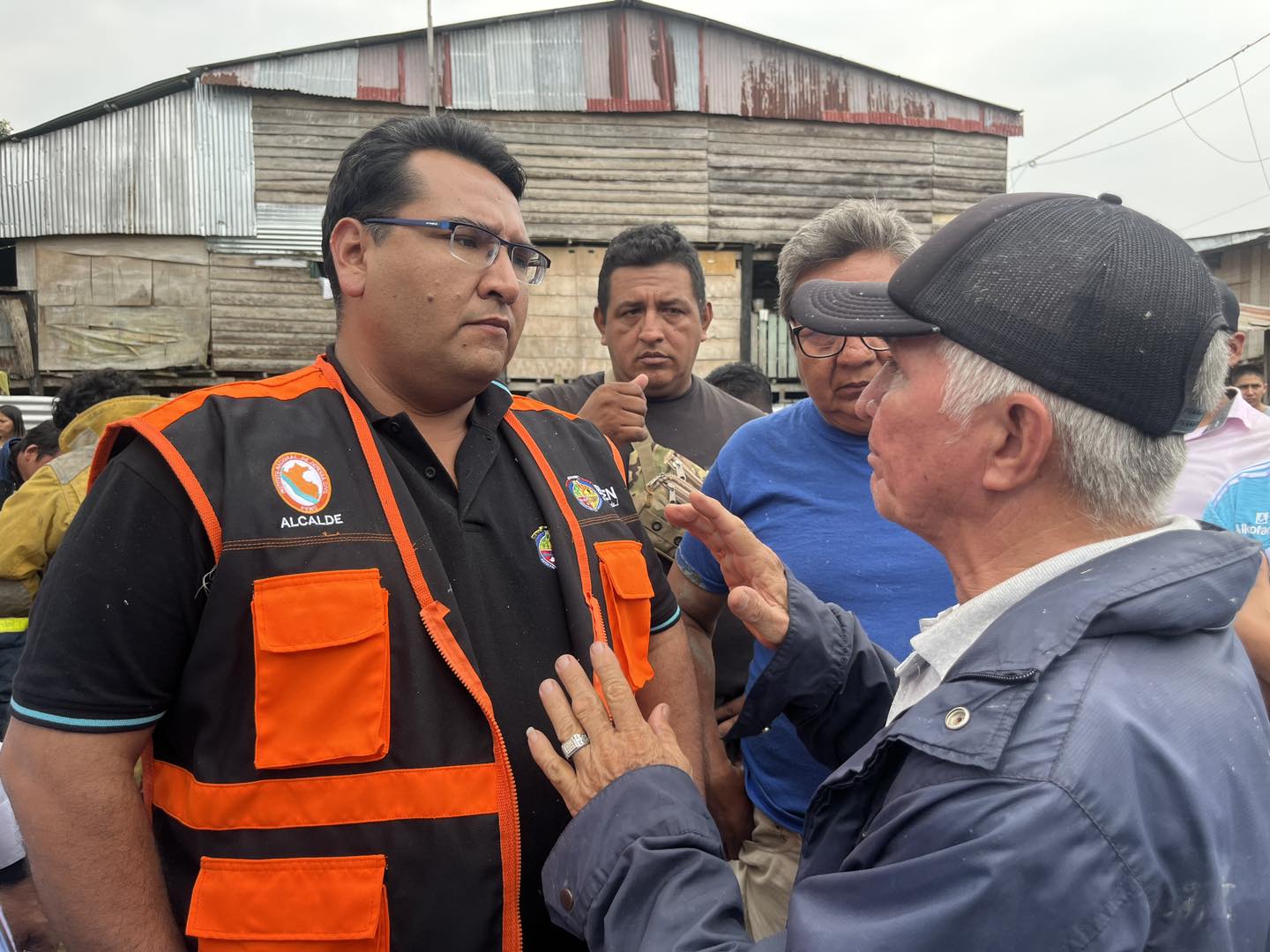 Tomando acciones inmediatas ante el incendio ocurrido en el Asentamiento Humano Amistad.