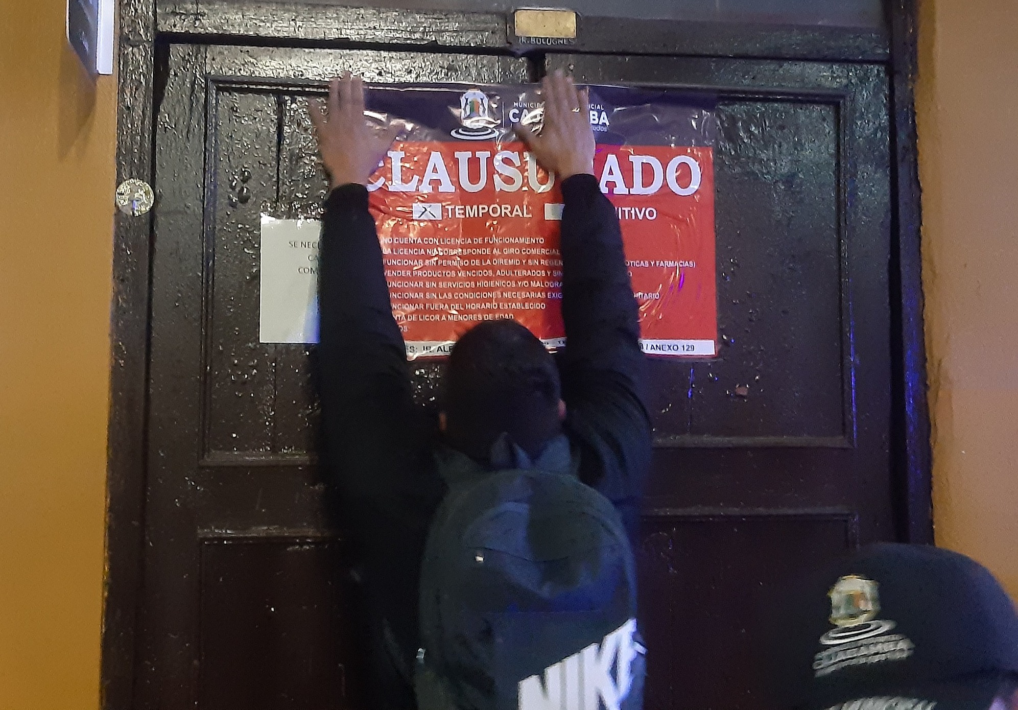 ¡Cierre y decomiso sorpresivo en la plaza mayor!
