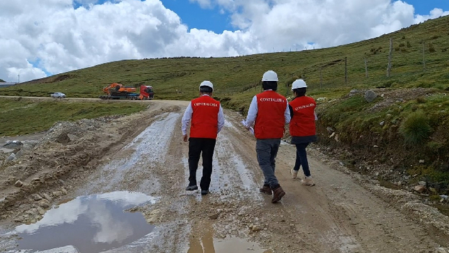Pasco.- La Contraloría General de la República identificó una presunta responsabilidad penal y administrativa en seis funcionarios y/o servidores públicos del Gobierno Regional de Pasco por irregularidades cometidas en el proceso de contratación para el mejoramiento de la carretera departamental Uchumarca – Cerro de Pasco, cuya inversión supera los S/ 224 millones.