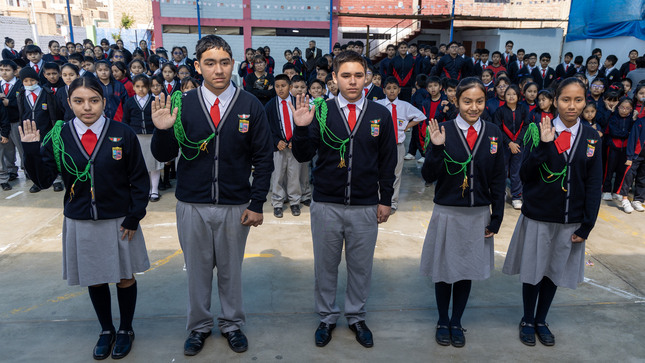 Alumnos del ‘Mater Admirabilis’ juramentan como ‘Policías escolares ecológicos’ .