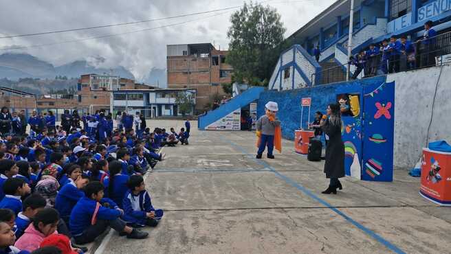 Talleres de seguridad vial siguen llegando a más colegios de Huaraz