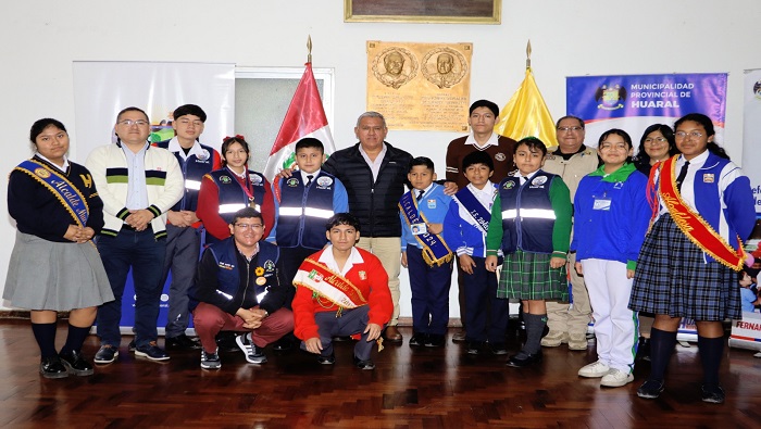 Reunión estudiantil y juramentación de CCONNA Huaral 2024-2025: "Un Día con tu Alcalde"
