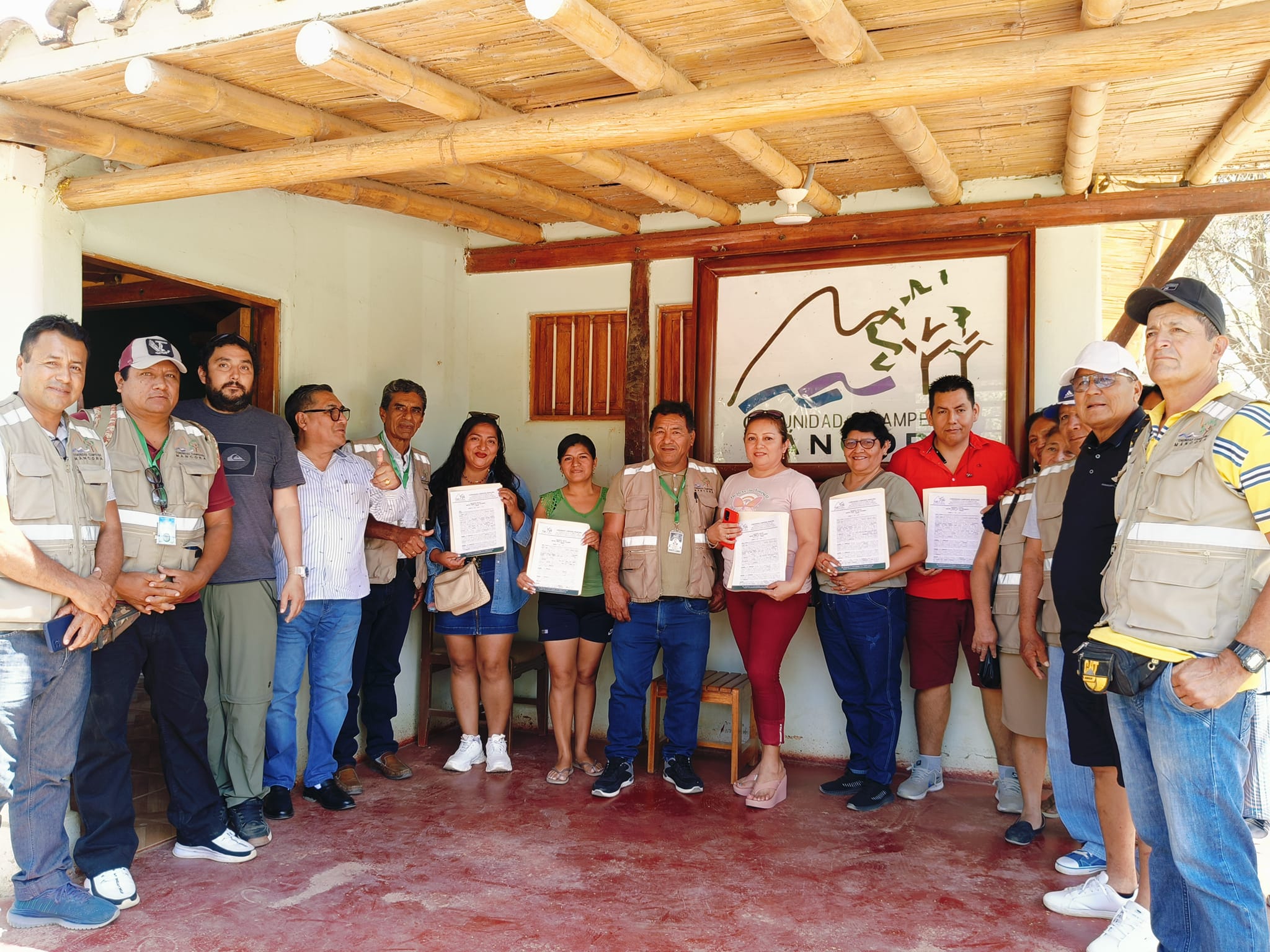 Comunidad Campesina y Municipalidad de Máncora realizan entrega de las primeras Minutas