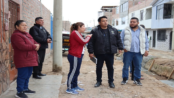 Funcionarios de la municipalidad provincial de Huaral realizan visita al C.P. Balcálzar para atender problemáticas urgentes 