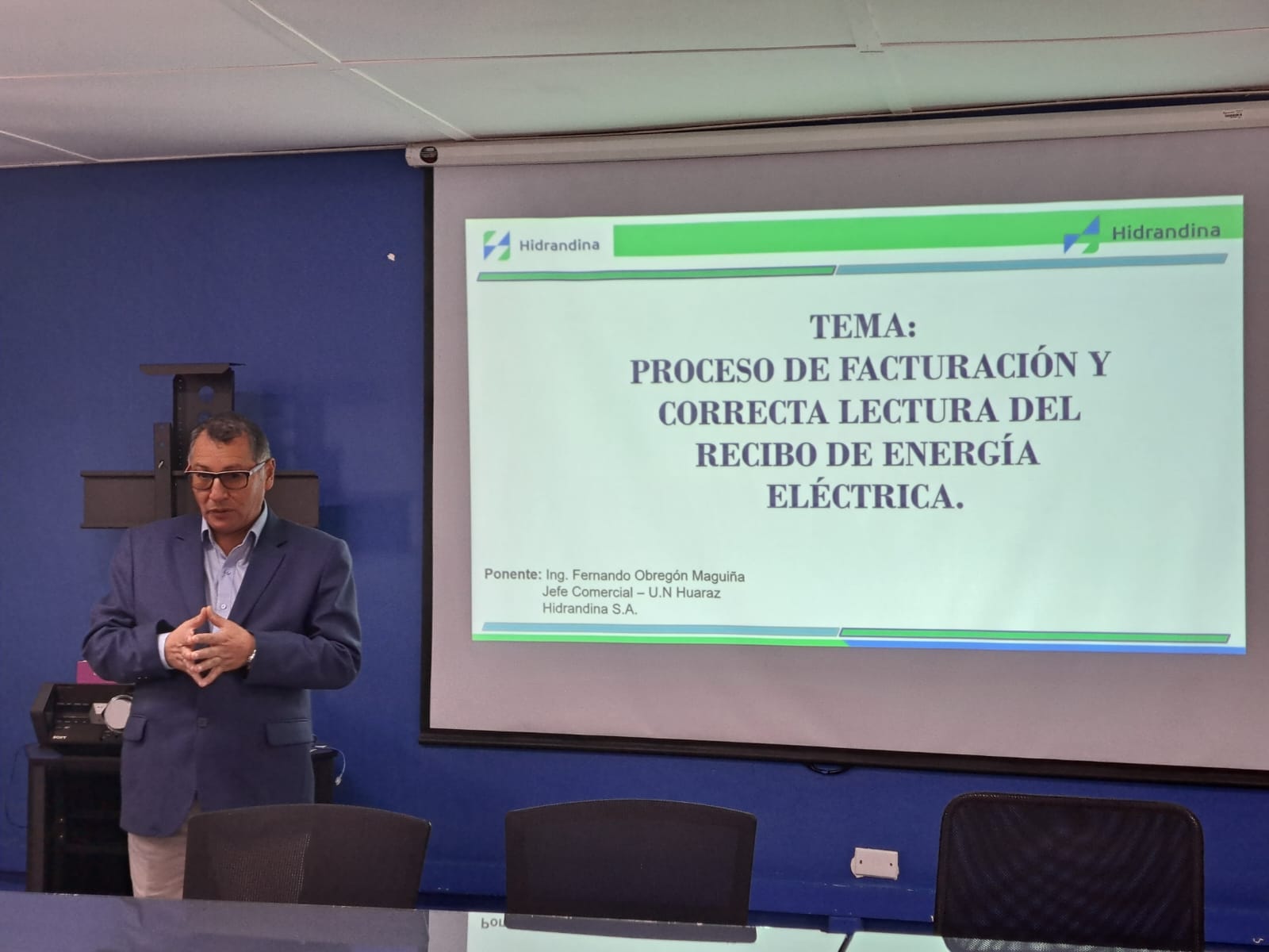 Capacitación en temas relacionados al servicio eléctrico a los miembros del equipo implementador de la DREA.
