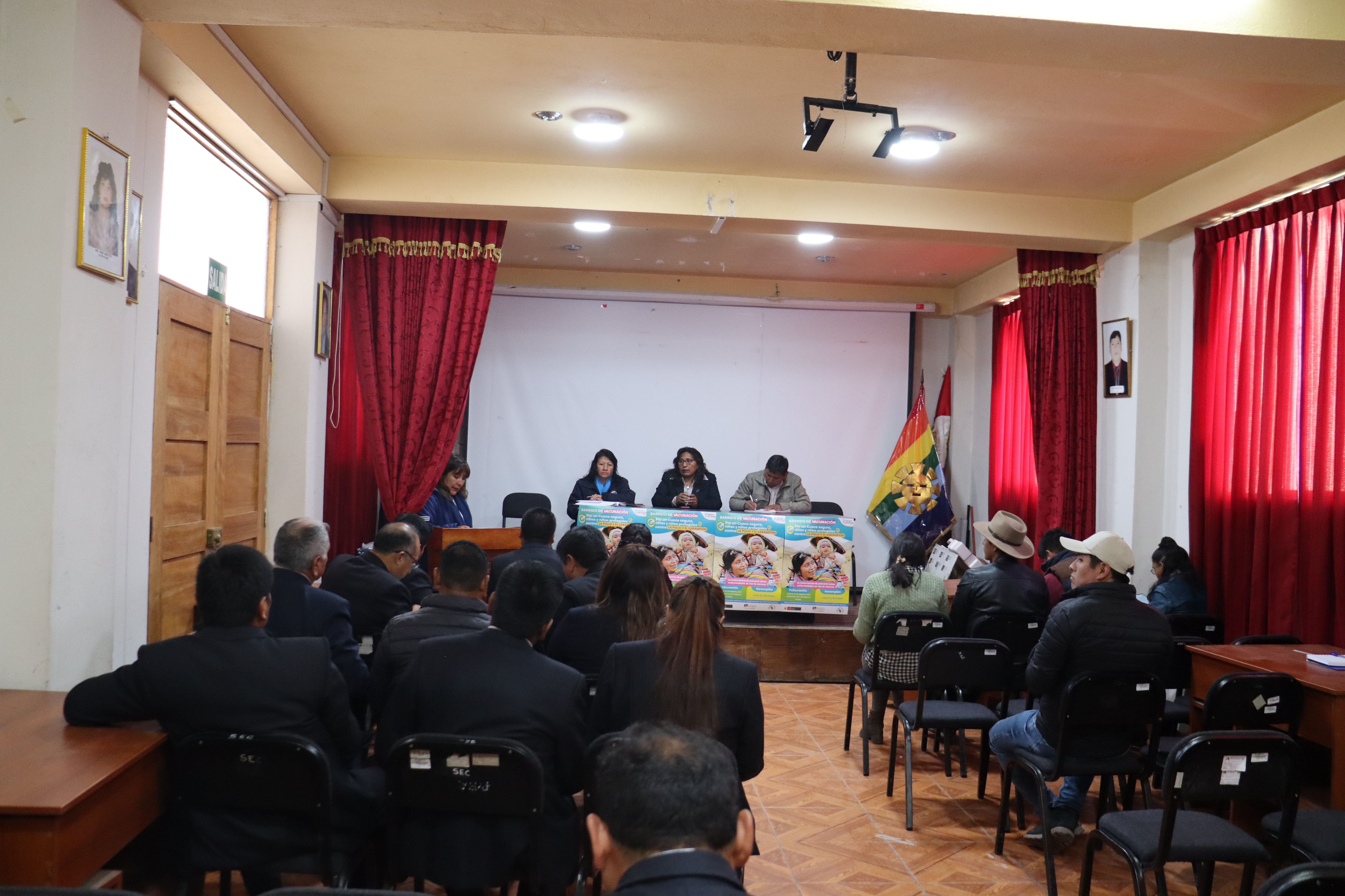 VACUNACION CONTRA EL POLIO Y SARAMPION