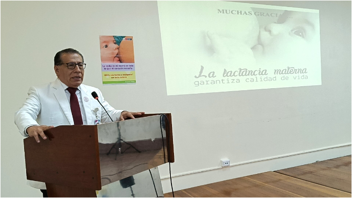 El acto de clausura contó con la presencia del director general, Dr. Carlos Urbano, quien felicitó al Comité de Lactancia Materna, que es liderado por la Dra. Nancy Olivares, Directora de Medicina.