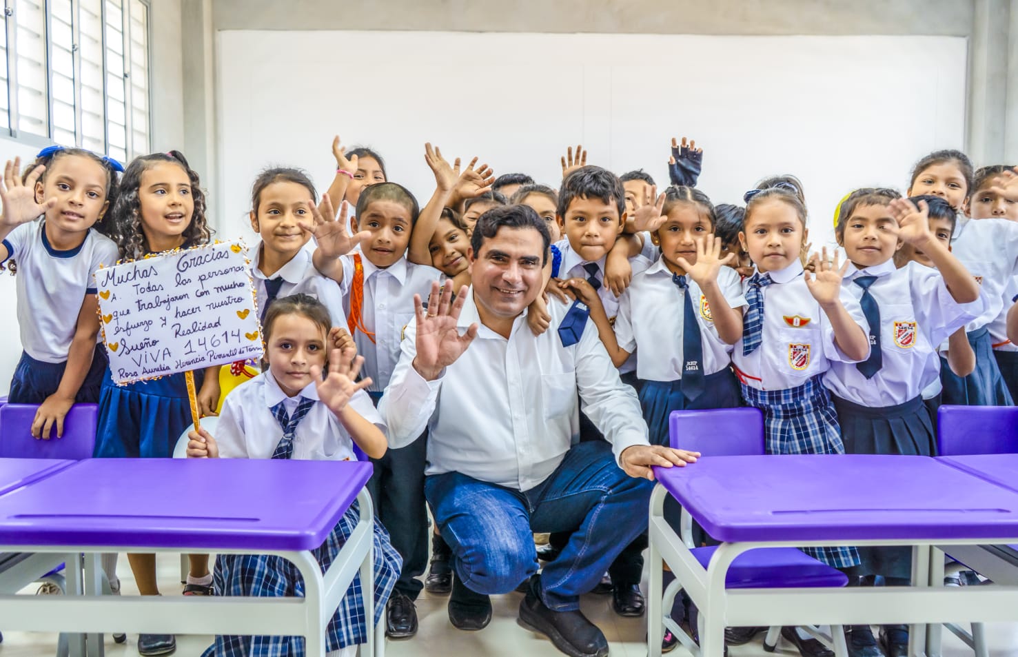 Gobernador Luis Neyra inaugura moderno colegio Rosa Aurelia Herencia Pimentel en Chulucanas