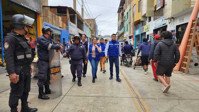 Liberan áreas públicas ocupadas por comerciantes del Emporio Comercial Albarracín