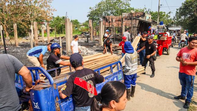 Muni belén entrega donativos y materiales para reconstrucción de viviendas afectadas por incendio en A.H Amistad
