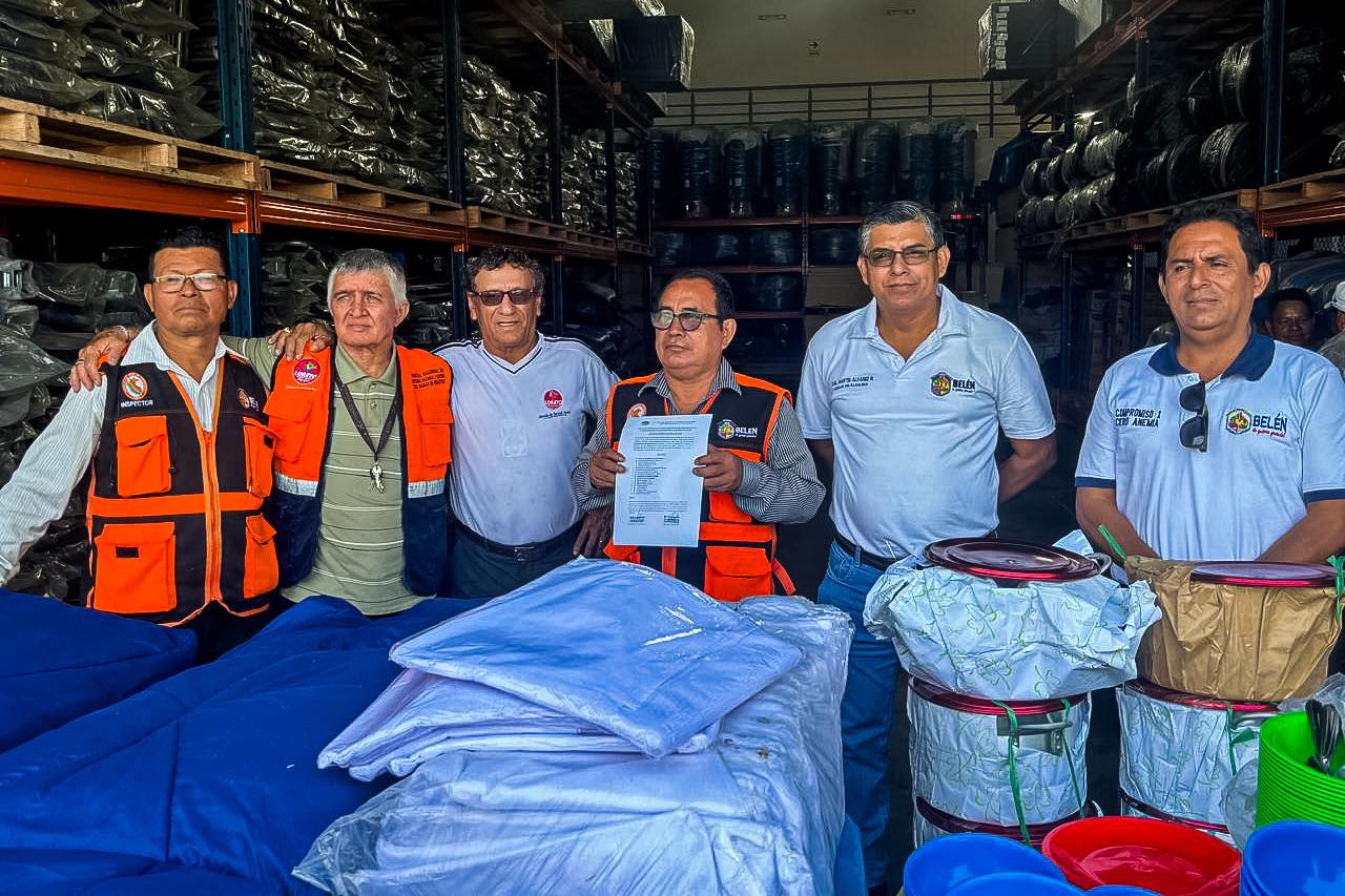 Muni bel茅n entrega donativos y materiales para reconstrucci贸n de viviendas afectadas por incendio en A.H Amistad