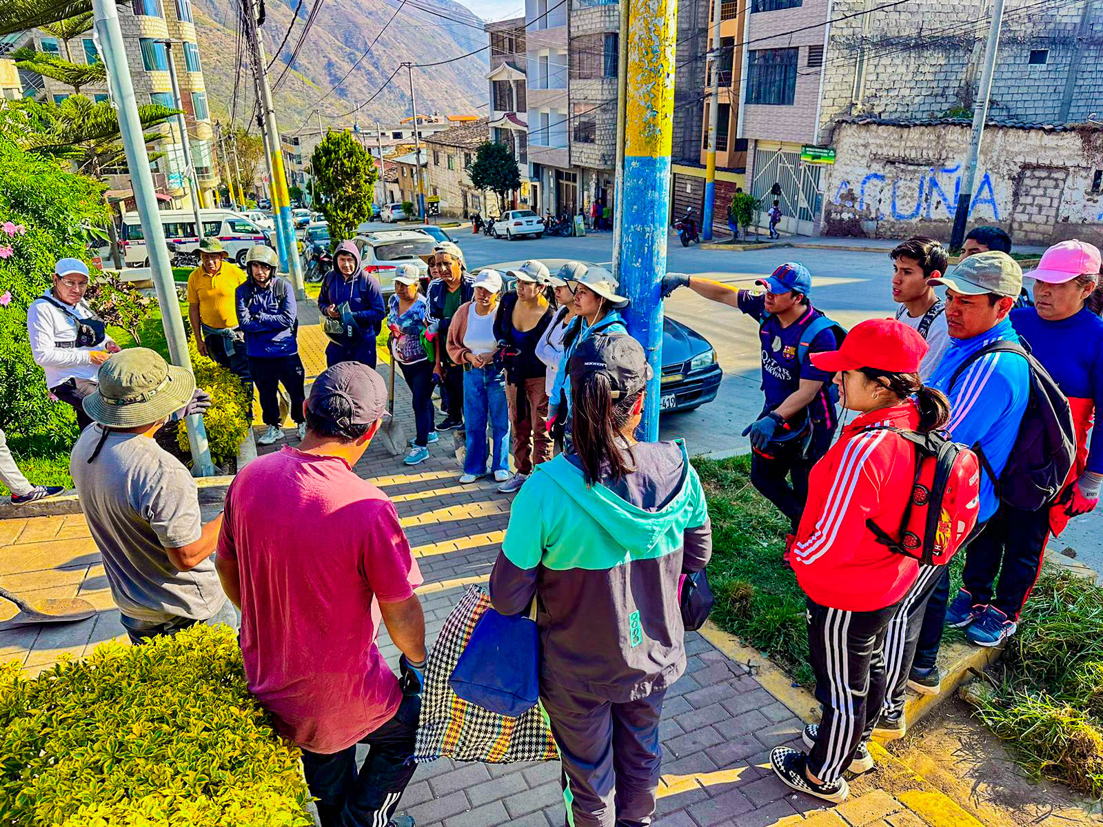 💯Jornada De Recuperacion De Areas Verdes En Abancay: Una Iniciativa De La Municipalidad Por El Mejoramiento Del Ornato Público De La Ciudad