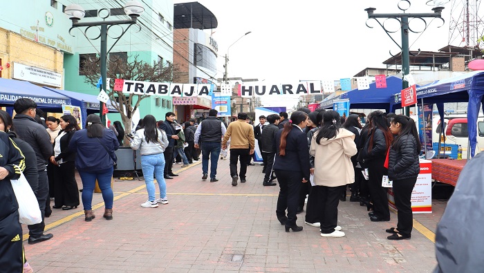 300 JΓ³venes obtienen un laboral gracias al programa "Trabaja Huaral"