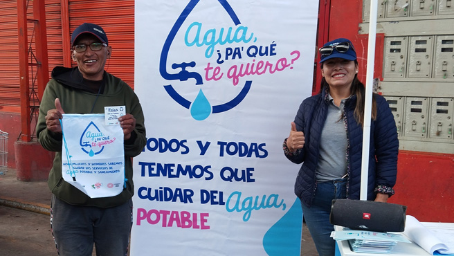 Señor con merchandising de equidad de género
