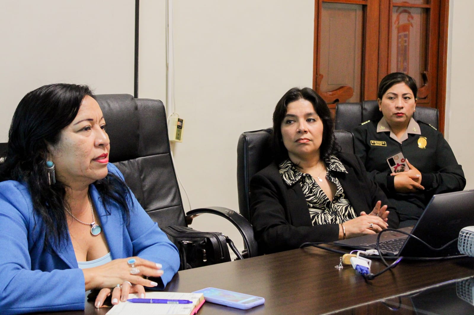 Angélica Musayón, Fiscal de Lesiones y la Comisario de la Comisaría de la Mujer