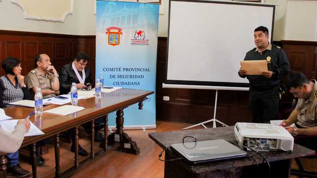 representante de la PNP en la reunión de Coprosec