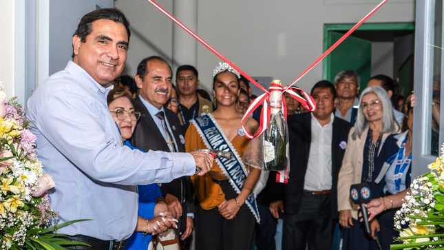 Gobernador inaugura remodelación de ambientes y equipamiento del Hospital Santa Rosa