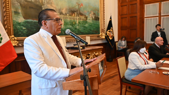 El Dr. Carlos Urbano acudió a dicha ceremonia acompañado de dos representantes de la Asociación de Voluntariado del Instituto Nacional de Salud del Niño (AVOLDINSN).