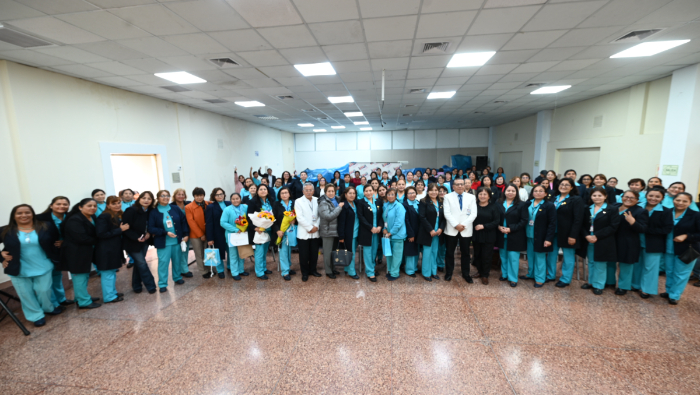 El director general, Dr. Carlos Urbano, destacó la labor de las enfermeras por su gran entrega y profesionalismo que ayudan en la recuperación de los pequeños pacientes.