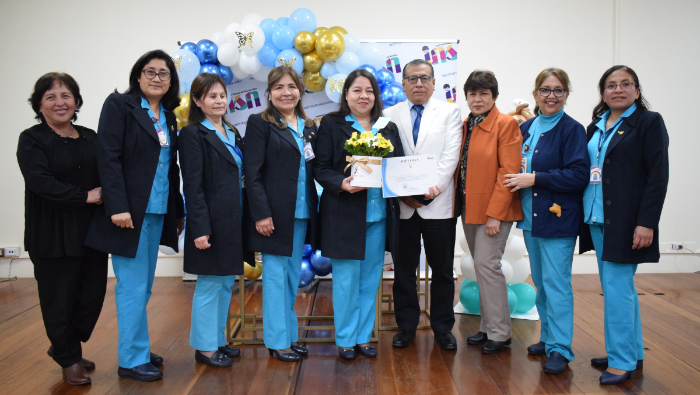 El director general, Dr. Carlos Urbano, destacó la labor de las enfermeras por su gran entrega y profesionalismo que ayudan en la recuperación de los pequeños pacientes.