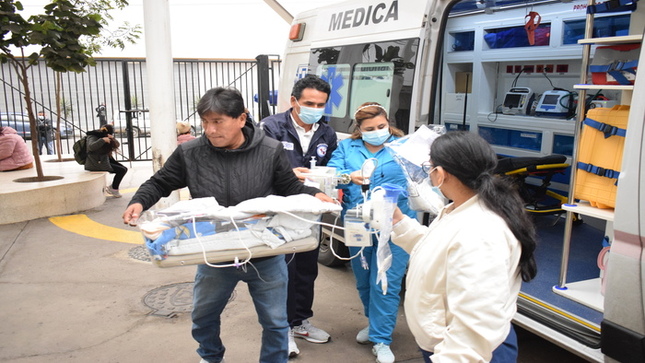 El bebé recibe atención en el Servicio de Emergencias 