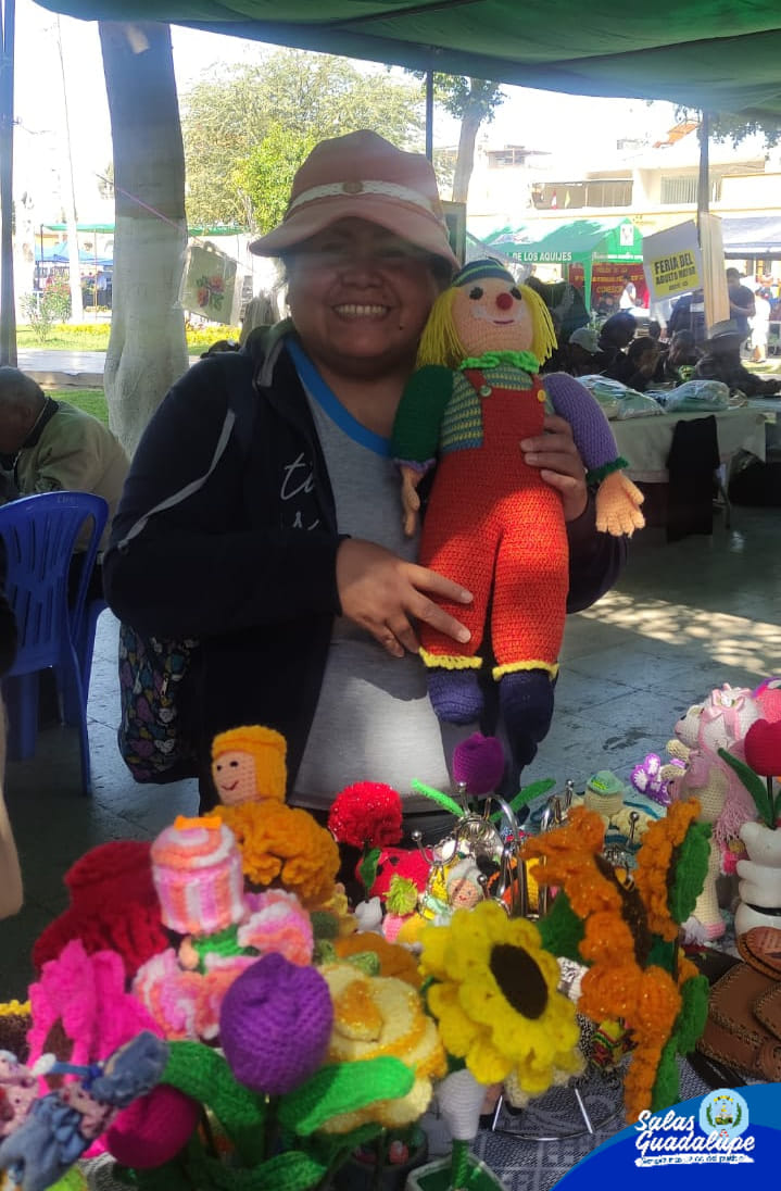 ADULTOS MAYORES DEL DISTRITO DE SALAS – GUADALUPE RESALTAN SU CREATIVIDAD Y EMPRENDIMIENTO EN LA PRIMERA FERIA REGIONAL DE ICA