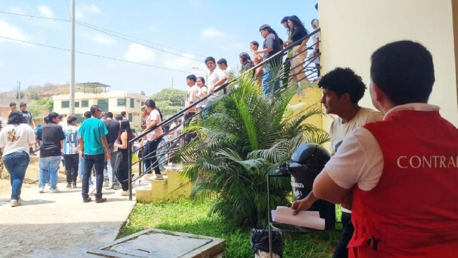 La Contraloría General reveló que en el examen de admisión ordinario de la Universidad Nacional de Tumbes (UNTumbes), el mismo que fue anulado, solo había un docente a cargo por aula, cuando el reglamento del proceso establece que también acompañe un estudiante del tercio superior. Esto ocasionó que el desplazamiento de postulantes desde su aula hacia los servicios higiénicos se realice sin compañía o supervisión alguna.
