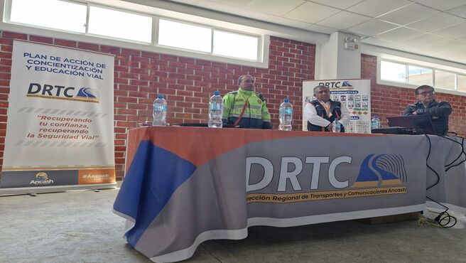 Inspectores y transportistas de la Provincia de Recuay reciben capacitación